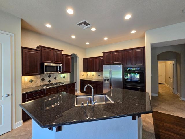 2204 Maloney Dr, Lincoln, CA 95648