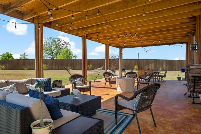103 Walnut Drive, Van Alstyne, TX 75495