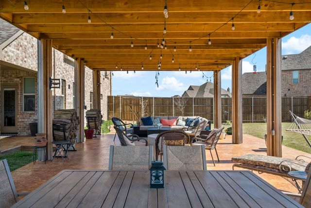 103 Walnut Drive, Van Alstyne, TX 75495