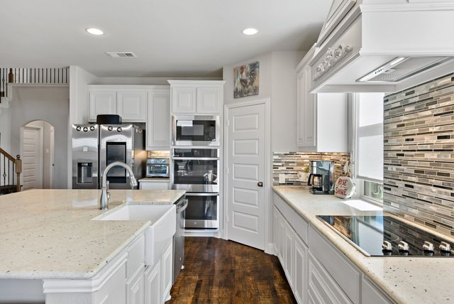 103 Walnut Drive, Van Alstyne, TX 75495