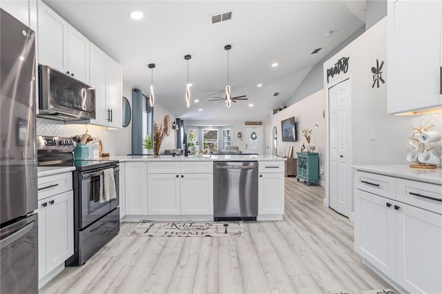 1633 WEKIVA CROSSING BLVD, Apopka, FL 32703