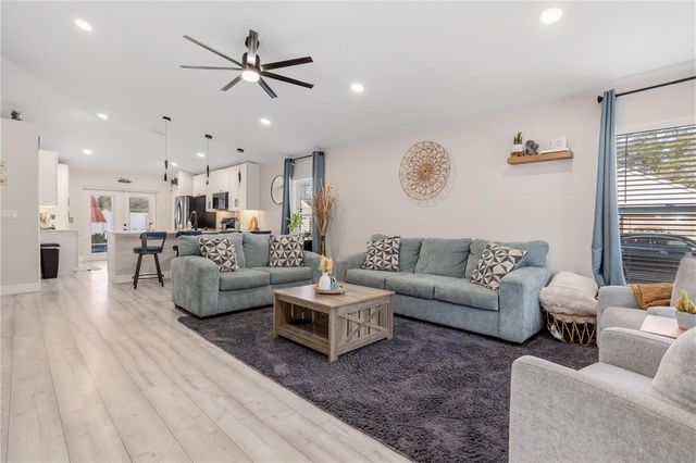 1633 WEKIVA CROSSING BLVD, Apopka, FL 32703