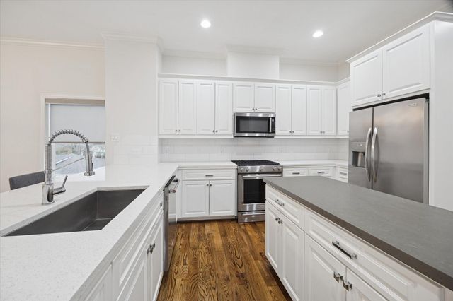 1630 W 24th Street, Houston, TX 77008