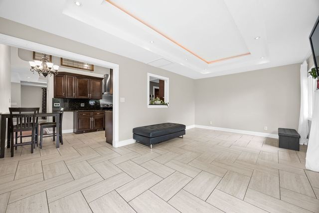508 Landmeier Road, Elk Grove Village, IL 60007