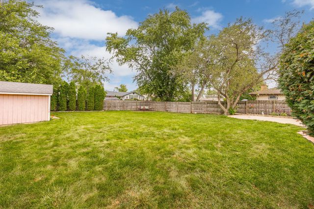508 Landmeier Road, Elk Grove Village, IL 60007