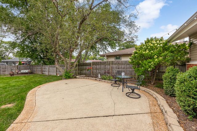 508 Landmeier Road, Elk Grove Village, IL 60007
