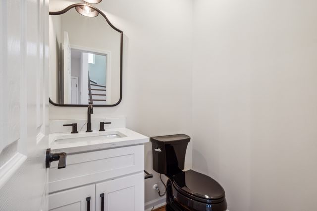 302 Alice Avenue B, Nashville, TN 37211