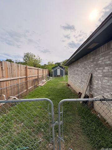 407 Peterson, Kerrville, TX 78028