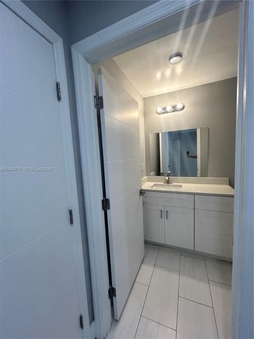 1724 NW 1st Pl, Miami, FL 33136