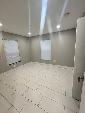 1724 NW 1st Pl, Miami, FL 33136