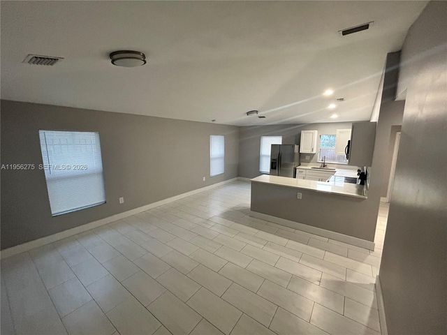 1724 NW 1st Pl, Miami, FL 33136