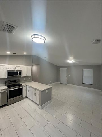 1724 NW 1st Pl, Miami, FL 33136