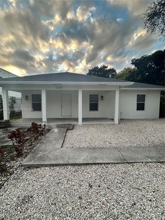1724 NW 1st Pl, Miami, FL 33136