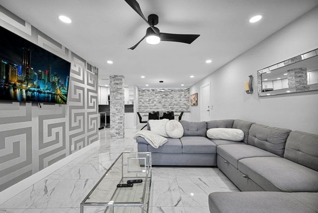 6279 Bay Club Drive 3, Fort Lauderdale, FL 33308