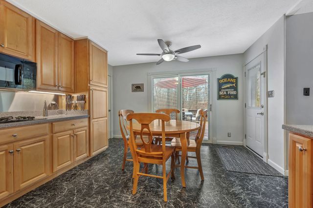 2132 Sunset Dr, White Bluff, TN 37187