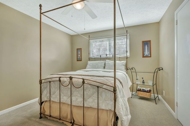 2132 Sunset Dr, White Bluff, TN 37187