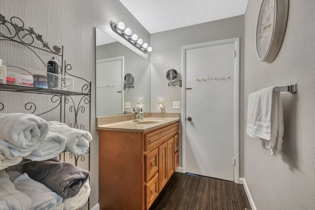 2132 Sunset Dr, White Bluff, TN 37187