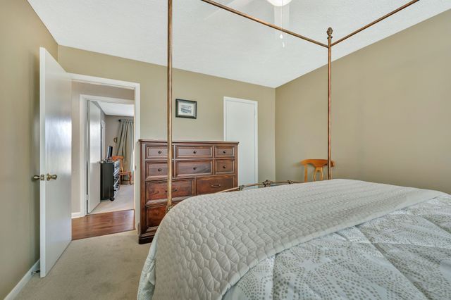 2132 Sunset Dr, White Bluff, TN 37187