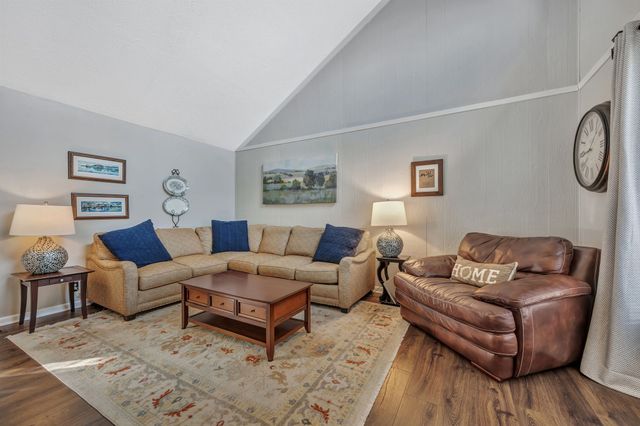 2132 Sunset Dr, White Bluff, TN 37187