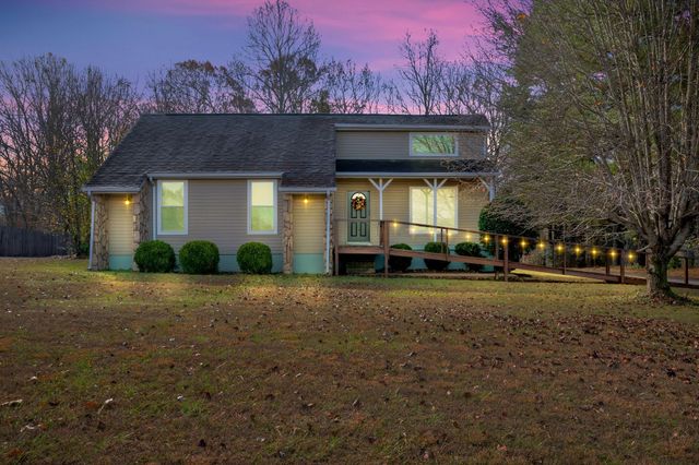 2132 Sunset Dr, White Bluff, TN 37187