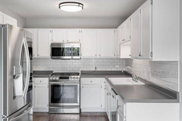 3558 Independence Avenue N, New Hope, MN 55427