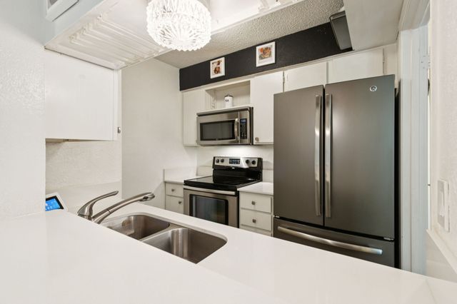 4845 Cedar Springs Road 173, Dallas, TX 75219