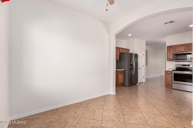 275 W Calle Moncayo, Sahuarita, AZ 85629