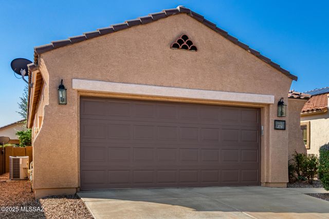 275 W Calle Moncayo, Sahuarita, AZ 85629