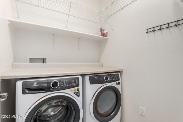 275 W Calle Moncayo, Sahuarita, AZ 85629