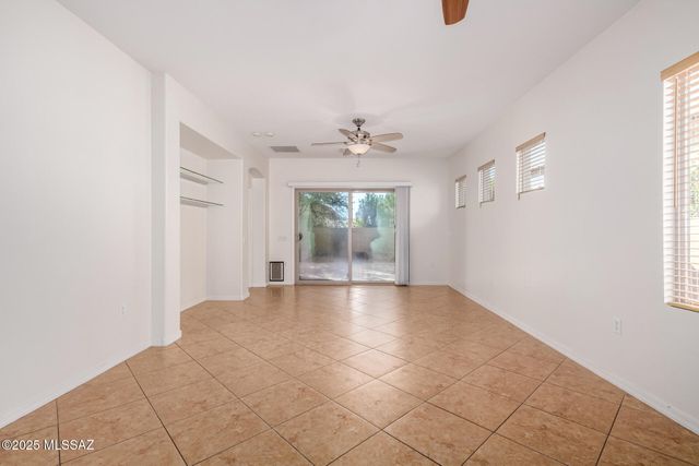 275 W Calle Moncayo, Sahuarita, AZ 85629