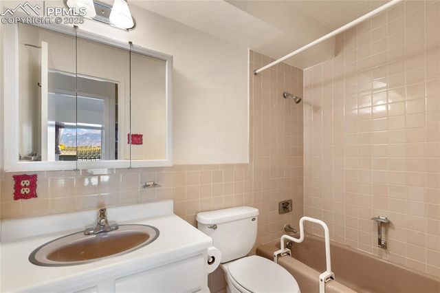 411 Lakewood Circle A408, Colorado Springs, CO 80910