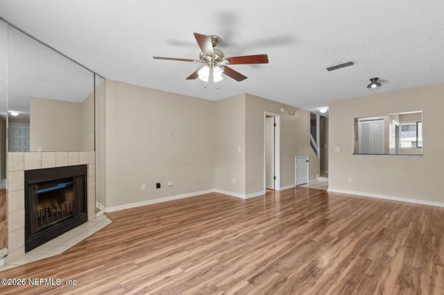 3801 CROWN POINT Road 1032, Jacksonville, FL 32257
