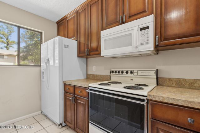 3801 CROWN POINT Road 1032, Jacksonville, FL 32257