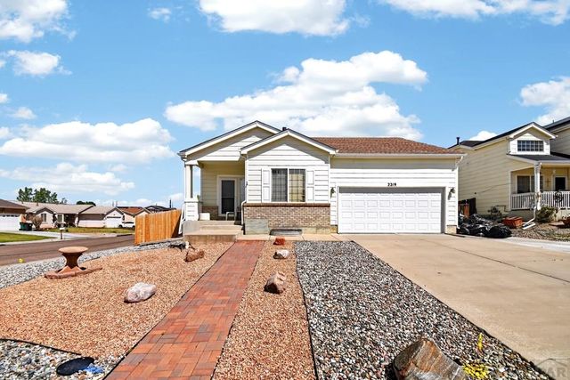 2219 Cowhand Place, Pueblo, CO 81008