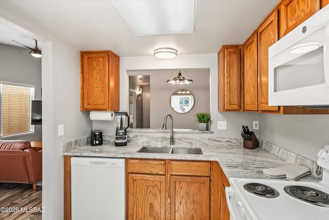 2485 N Palo Hacha Drive, Tucson, AZ 85745