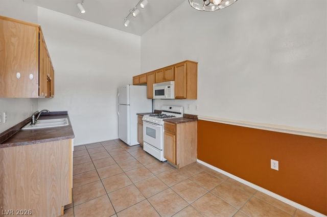3575 Cactus Shadow Street 204, Las Vegas, NV 89129