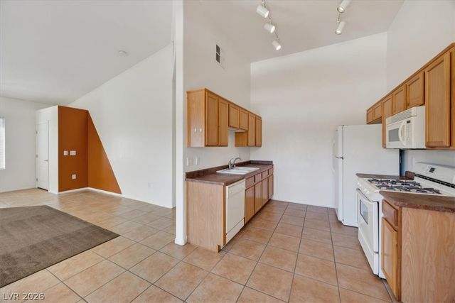3575 Cactus Shadow Street 204, Las Vegas, NV 89129