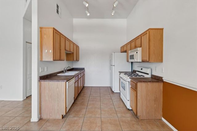 3575 Cactus Shadow Street 204, Las Vegas, NV 89129