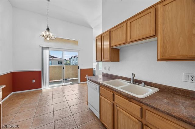 3575 Cactus Shadow Street 204, Las Vegas, NV 89129