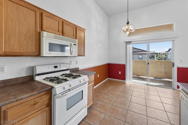 3575 Cactus Shadow Street 204, Las Vegas, NV 89129