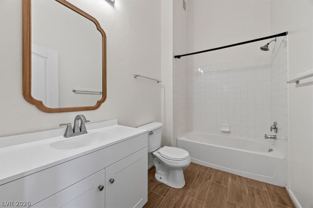 3575 Cactus Shadow Street 204, Las Vegas, NV 89129