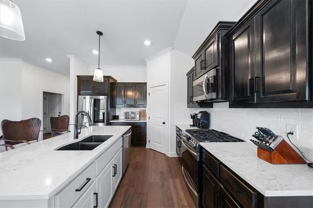 10715 N Fisk Avenue, Kansas City, MO 64154