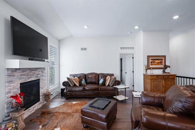 10715 N Fisk Avenue, Kansas City, MO 64154