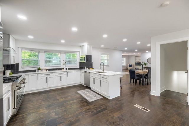 2368 Fenhurst Place, Dunwoody, GA 30338