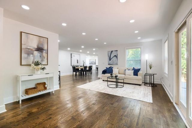 2368 Fenhurst Place, Dunwoody, GA 30338
