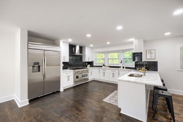 2368 Fenhurst Place, Dunwoody, GA 30338