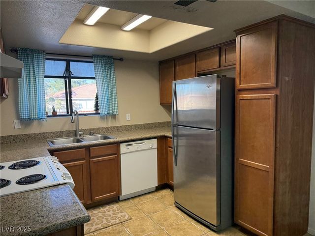 7200 Pirates Cove Road 2004, Las Vegas, NV 89145