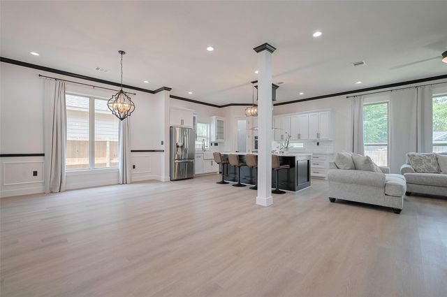 11706 Walden Road, Montgomery, TX 77356