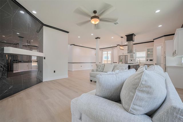 11706 Walden Road, Montgomery, TX 77356