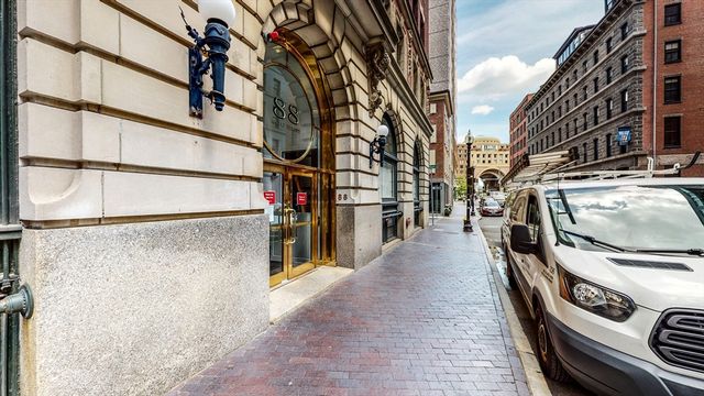 88 Broad St 203, Boston, MA 02110